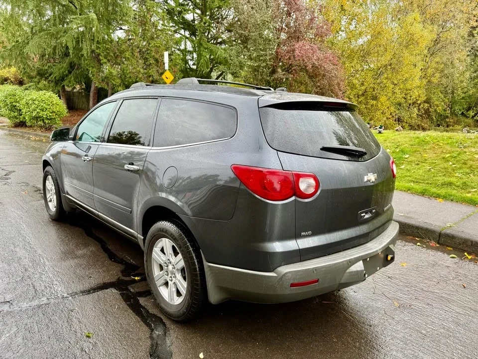 2012 Chevrolet Traverse - Image 4 of 17