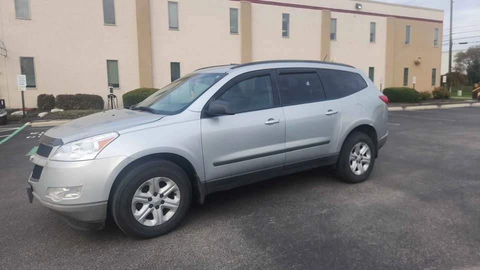 2012 Chevrolet Traverse - Image 3 of 11
