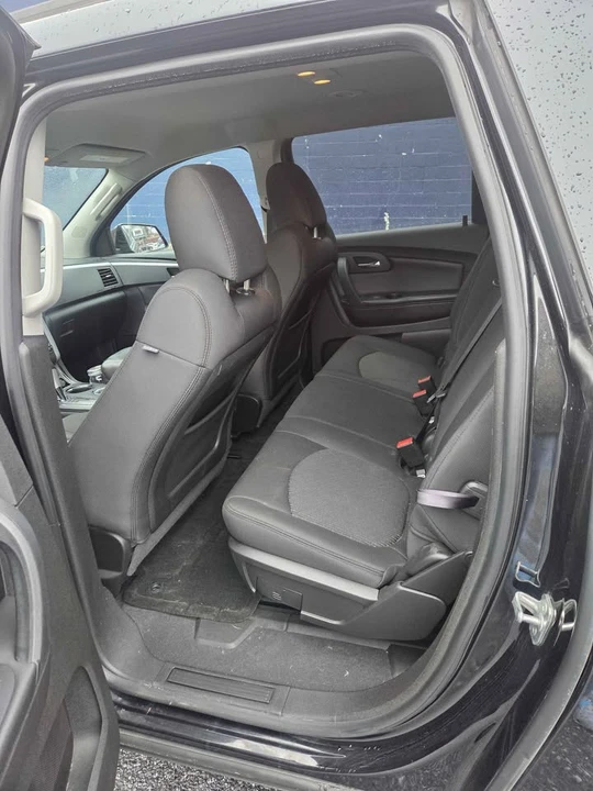 2012 Chevrolet Traverse - Image 6 of 8