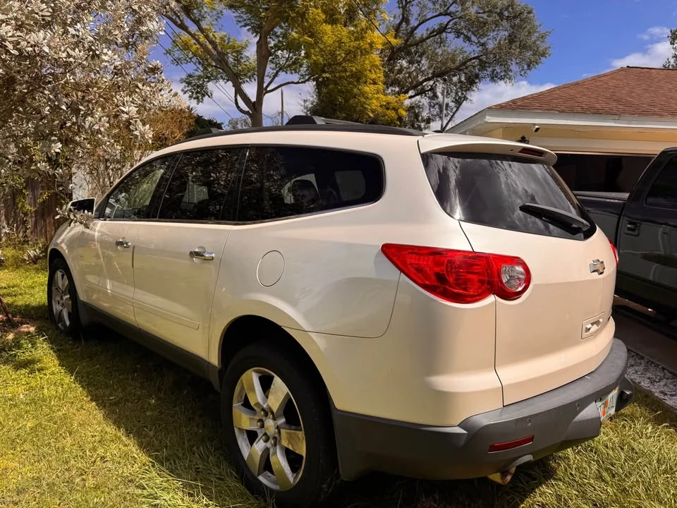 2012 Chevrolet Traverse - Image 6 of 11