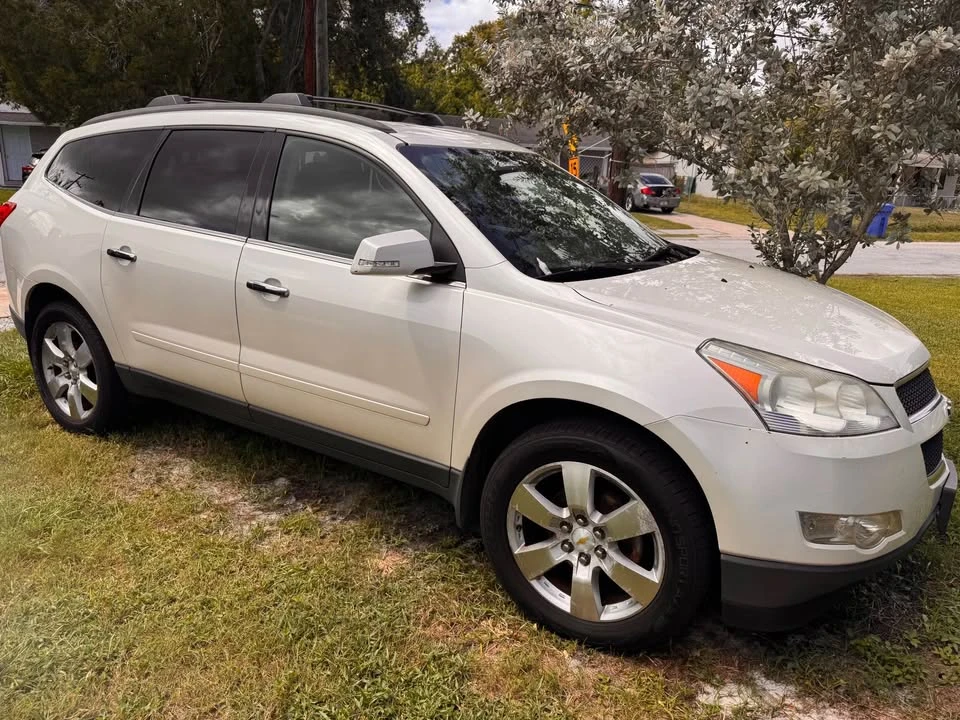 2012 Chevrolet Traverse - Image 2 of 11