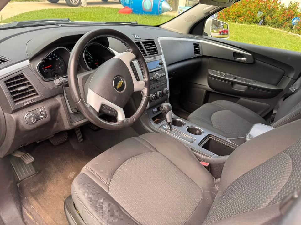 2012 Chevrolet Traverse - Image 9 of 11
