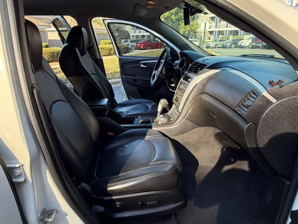 2012 Chevrolet Traverse - Image 6 of 12