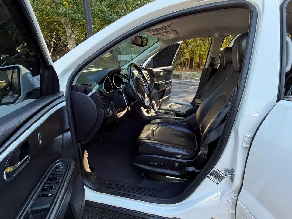 2012 Chevrolet Traverse - Image 8 of 12