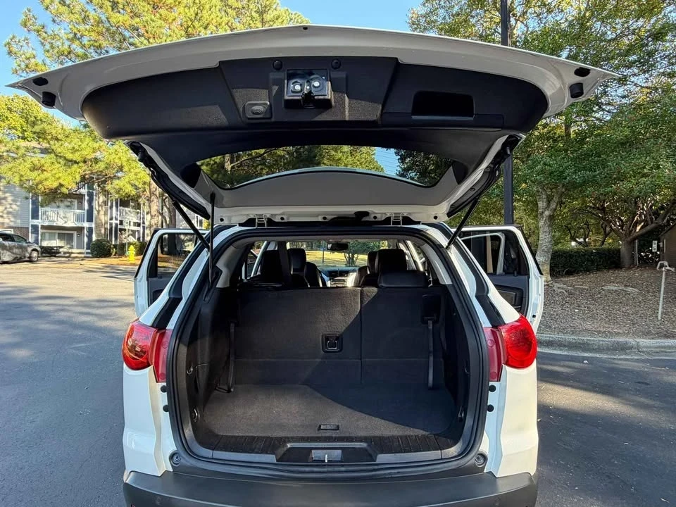 2012 Chevrolet Traverse - Image 5 of 12
