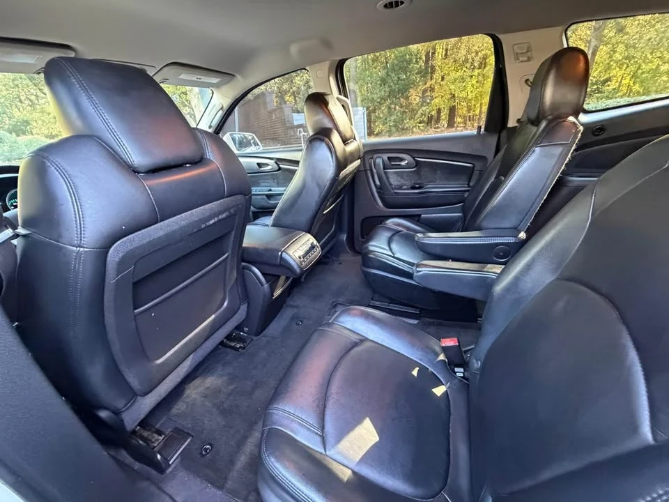 2012 Chevrolet Traverse - Image 10 of 15
