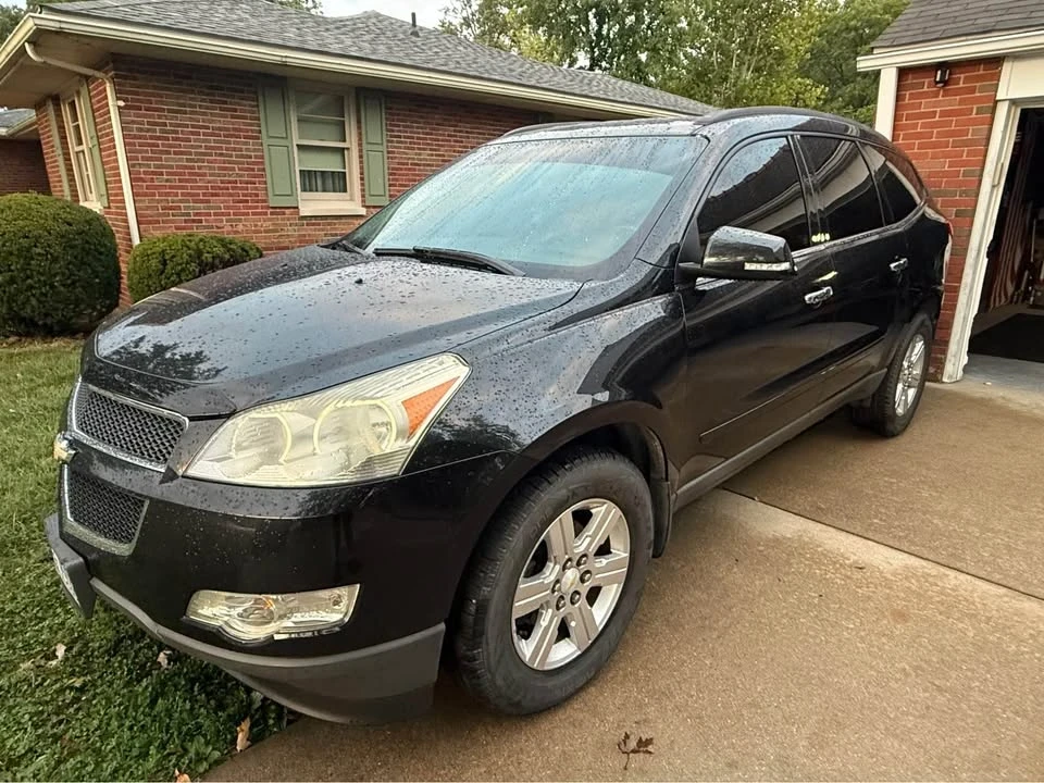 2012 Chevrolet Traverse - Image 2 of 15