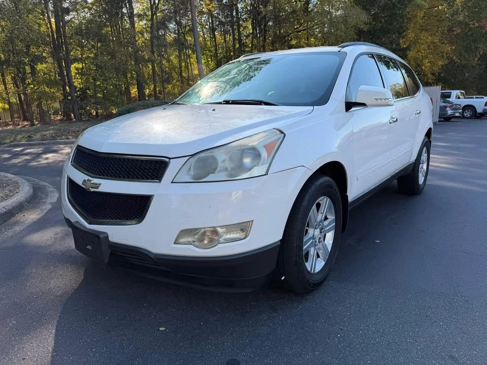 2012 Chevrolet Traverse - Image 2 of 15