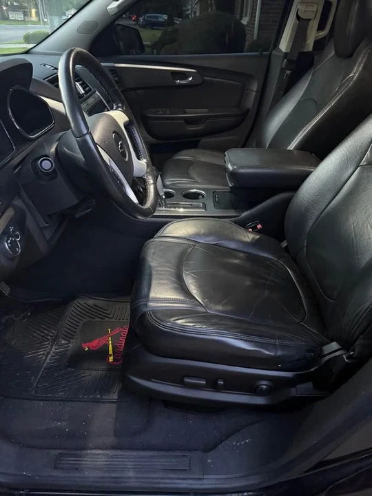 2012 Chevrolet Traverse - Image 9 of 15