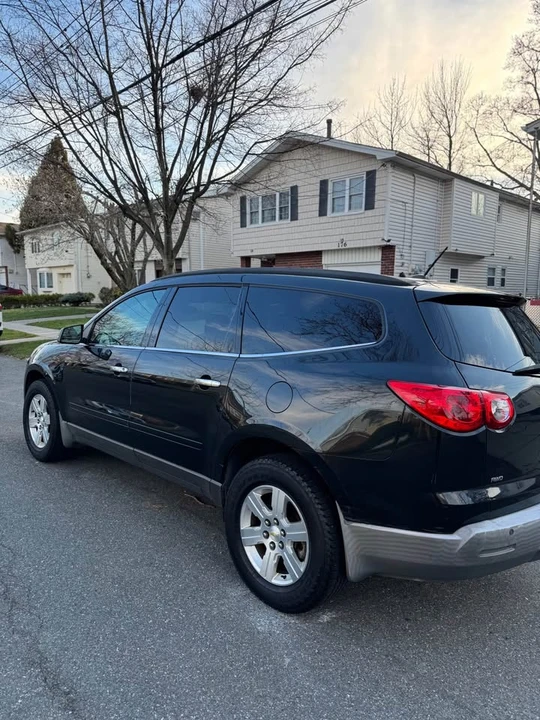 2012 Chevrolet Traverse - Image 4 of 8
