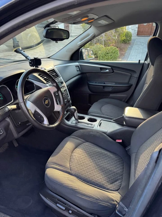 2012 Chevrolet Traverse - Image 5 of 8