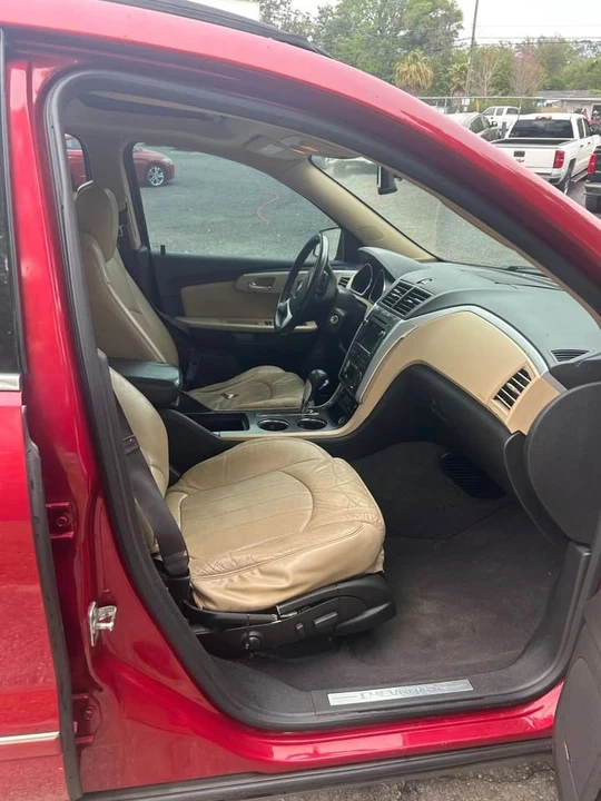2012 Chevrolet Traverse - Image 10 of 20