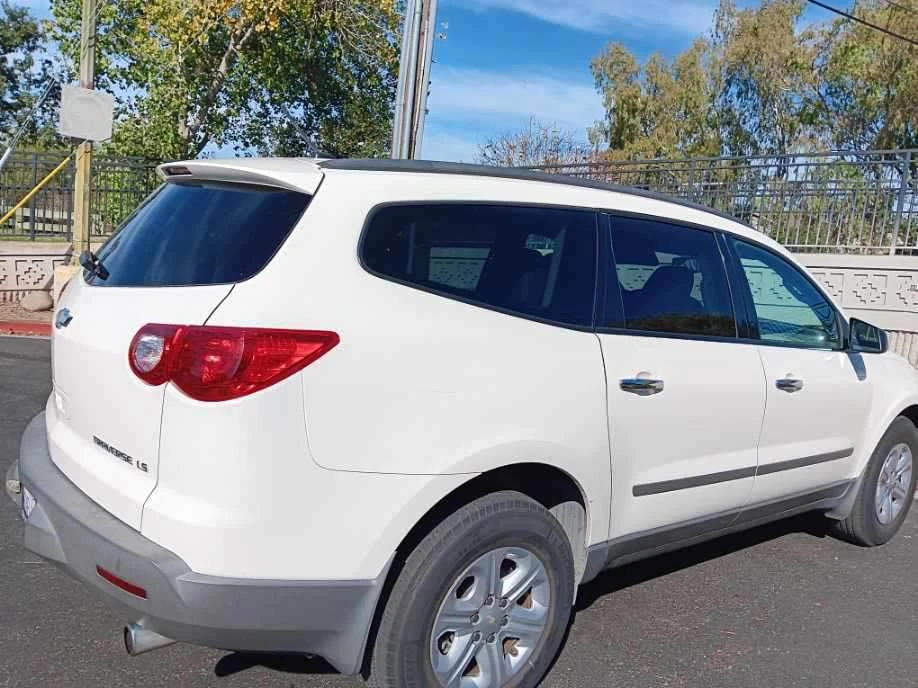 2012 Chevrolet Traverse - Image 2 of 4