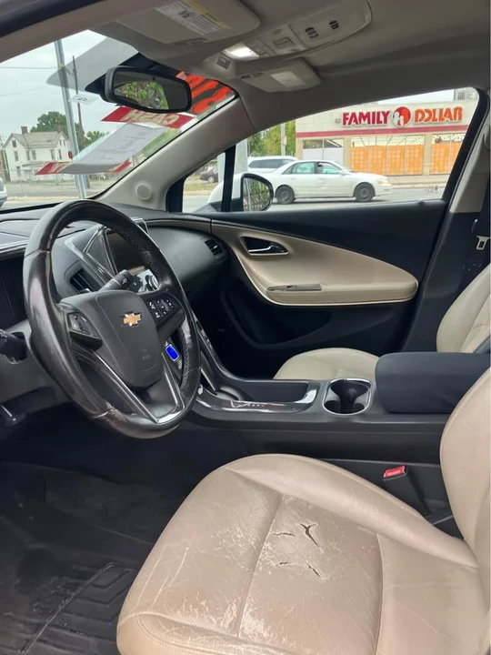 2012 Chevrolet Volt - Image 6 of 13