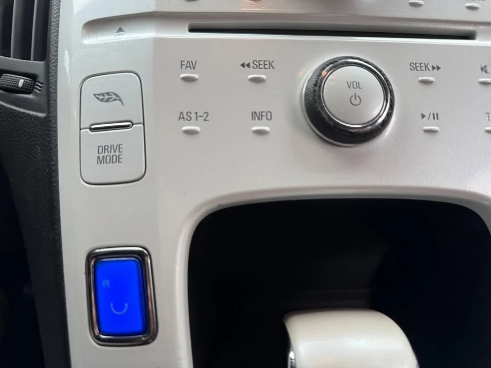 2012 Chevrolet Volt - Image 16 of 20