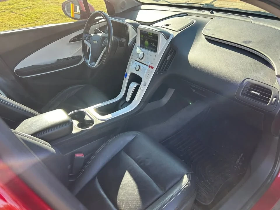 2012 Chevrolet Volt - Image 2 of 8