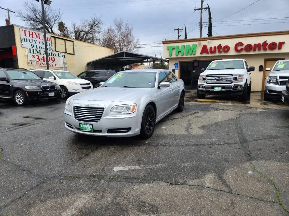 2012 Chrysler 300 (2005-2023) - Image 2 of 20