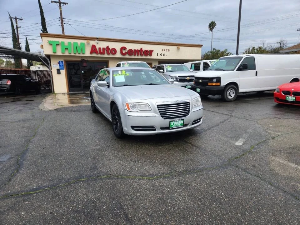 2012 Chrysler 300 (2005-2023) - Image 8 of 20