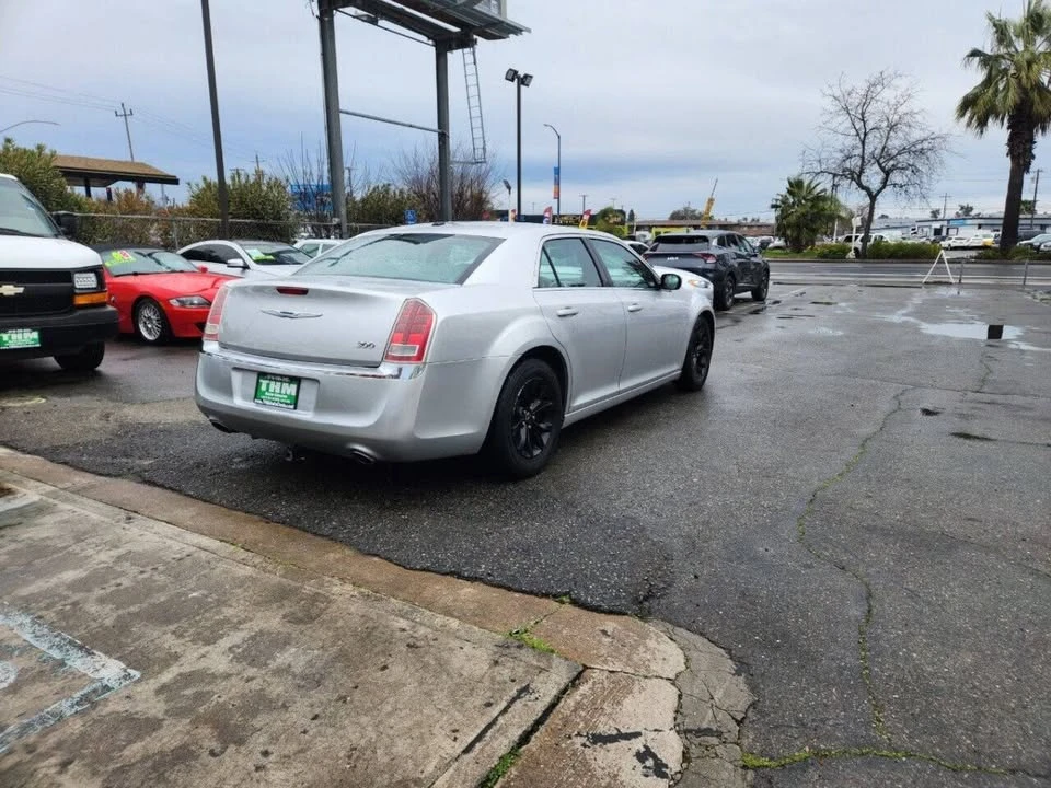 2012 Chrysler 300 (2005-2023) - Image 3 of 20