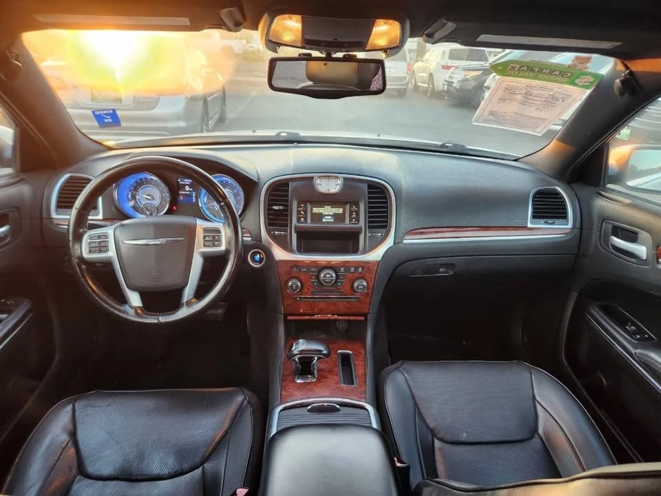 2012 Chrysler 300 (2005-2023) - Image 17 of 20