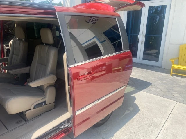 2012 Chrysler Town & Country - Image 14 of 21