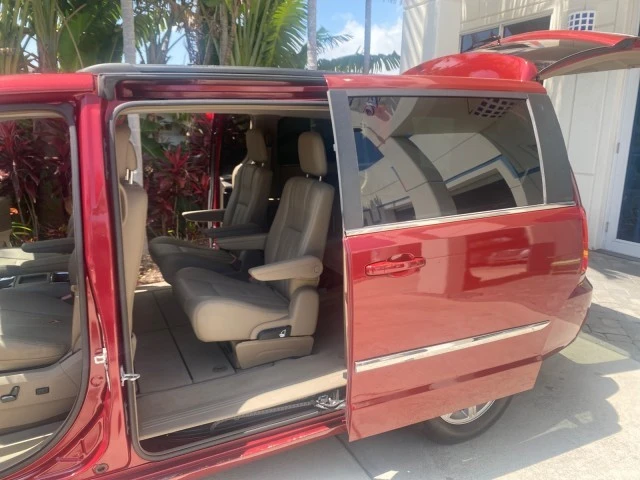 2012 Chrysler Town & Country - Image 10 of 21
