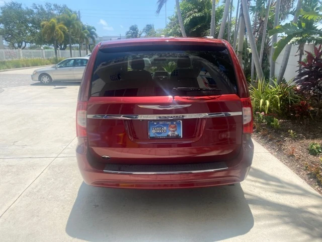 2012 Chrysler Town & Country - Image 7 of 21