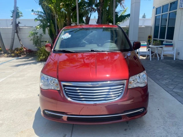2012 Chrysler Town & Country - Image 3 of 21