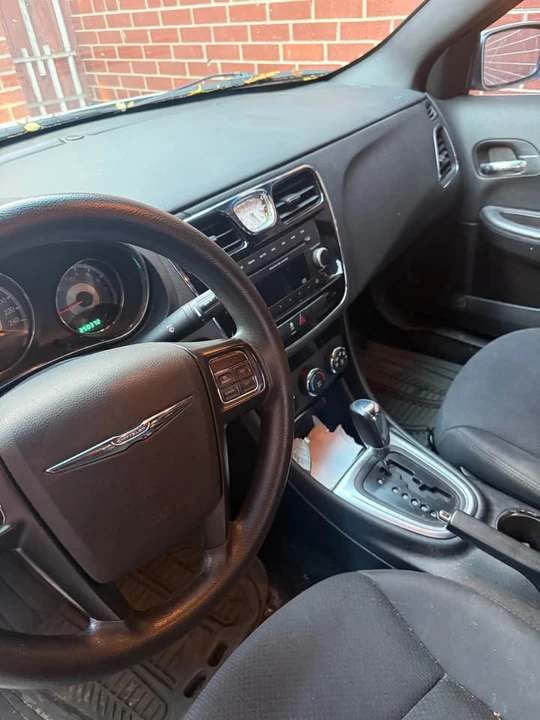 2012 Chrysler 200 - Image 4 of 8