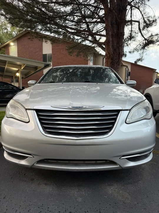 2012 Chrysler 200 - Image 9 of 10