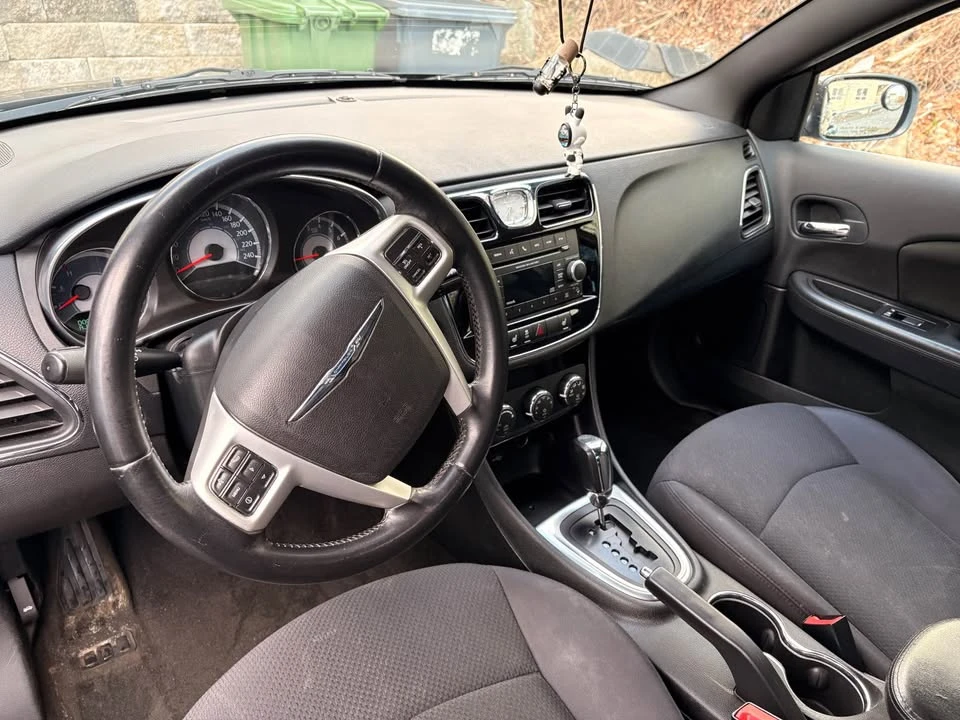 2012 Chrysler 200 - Image 8 of 9