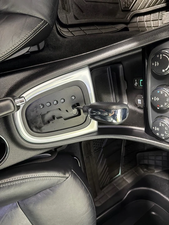2012 Chrysler 200 - Image 16 of 21
