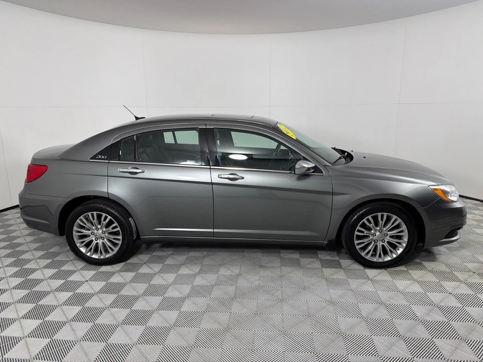 2012 Chrysler 200 - Image 4 of 21