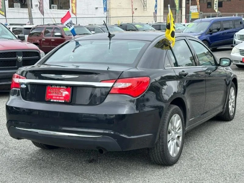 2012 Chrysler 200 - Image 4 of 12
