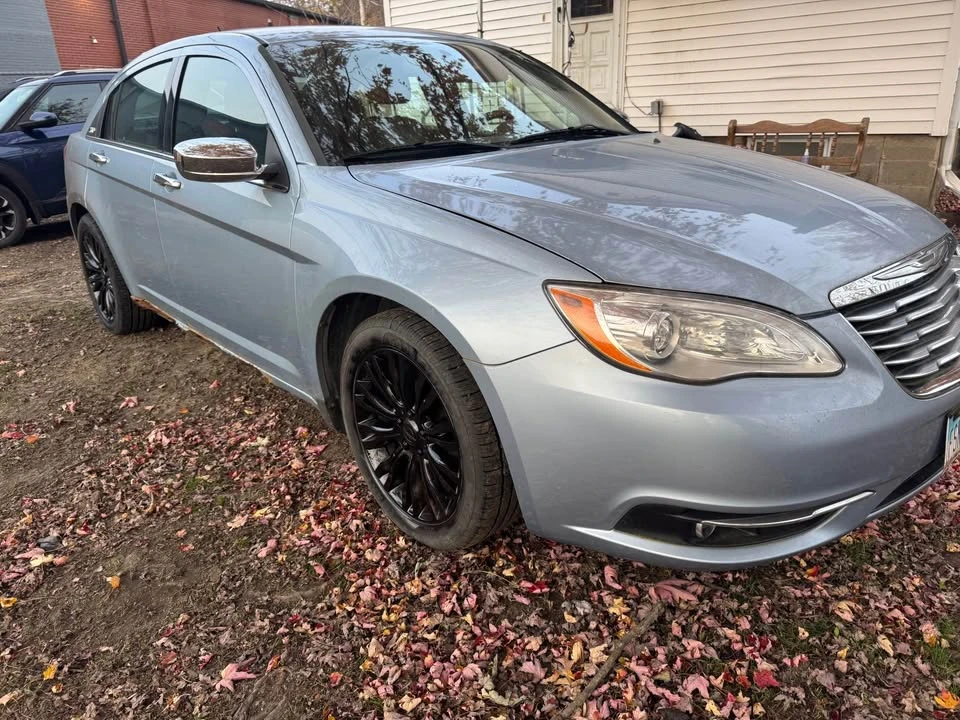 2012 Chrysler 200 - Image 4 of 10