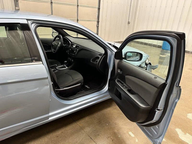 2012 Chrysler 200 - Image 19 of 28