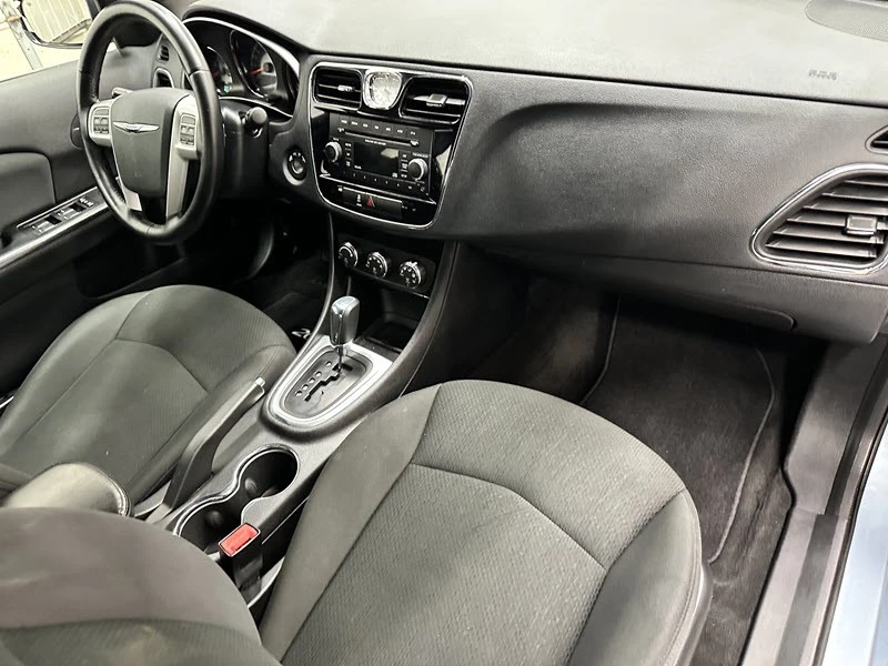 2012 Chrysler 200 - Image 21 of 28