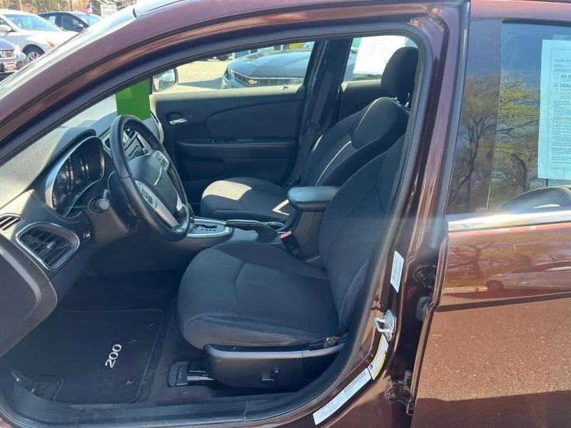 2012 Chrysler 200 - Image 10 of 12