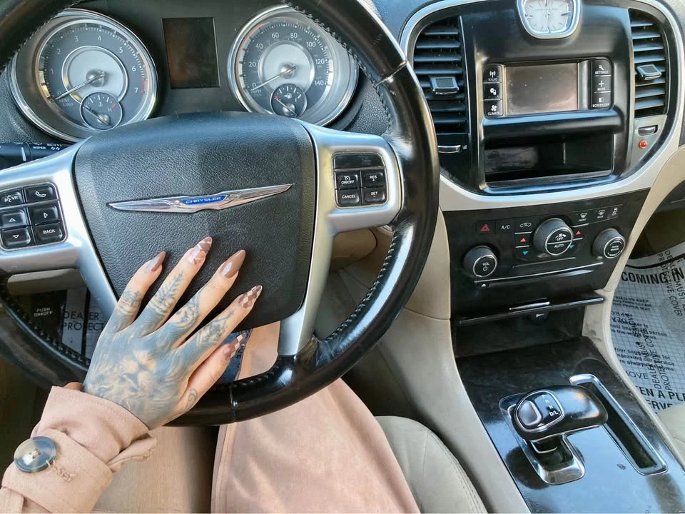 2012 Chrysler 300 (2005-2023) - Image 2 of 3