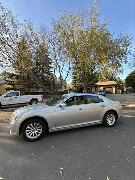 2012 Chrysler 300 (2005-2023) - Image 2 of 8