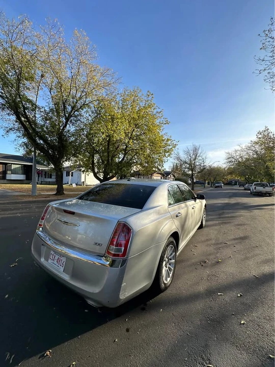2012 Chrysler 300 (2005-2023) - Image 3 of 8