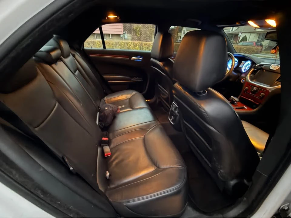 2012 Chrysler 300 (2005-2023) - Image 5 of 7