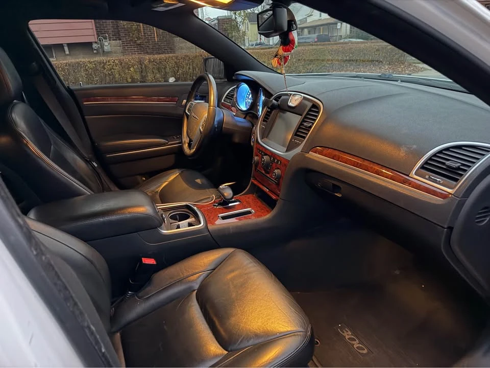 2012 Chrysler 300 (2005-2023) - Image 3 of 7
