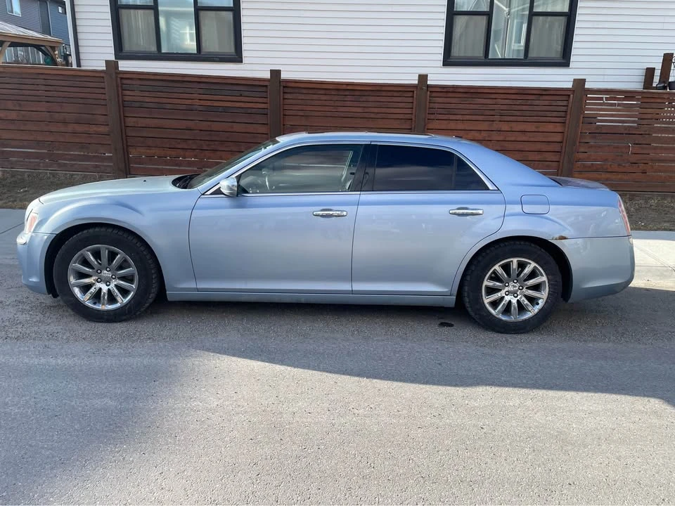 2012 Chrysler 300 (2005-2023) - Image 3 of 18
