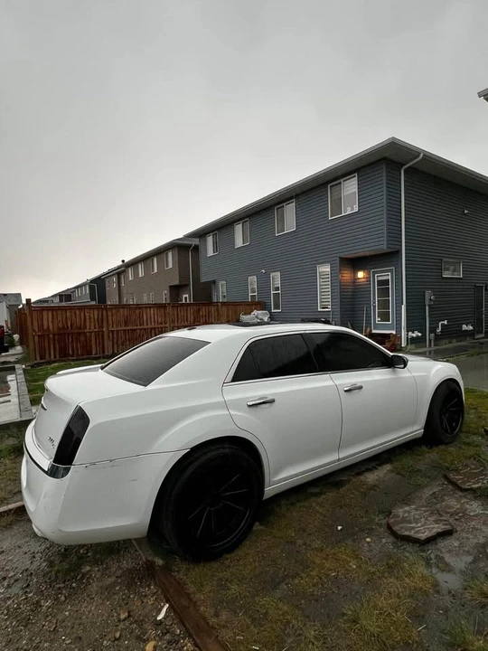 2012 Chrysler 300 (2005-2023) - Image 2 of 8