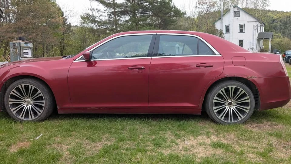 2012 Chrysler 300 (2005-2023) - Image 2 of 5