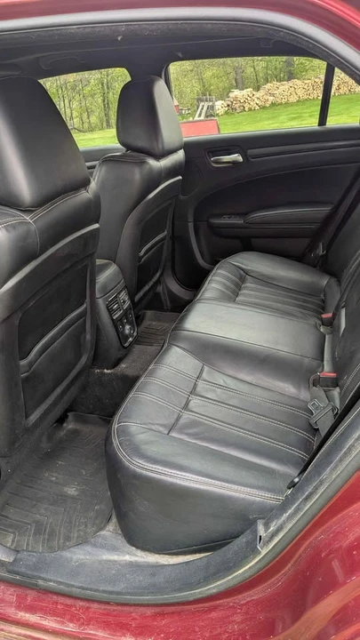 2012 Chrysler 300 (2005-2023) - Image 4 of 5