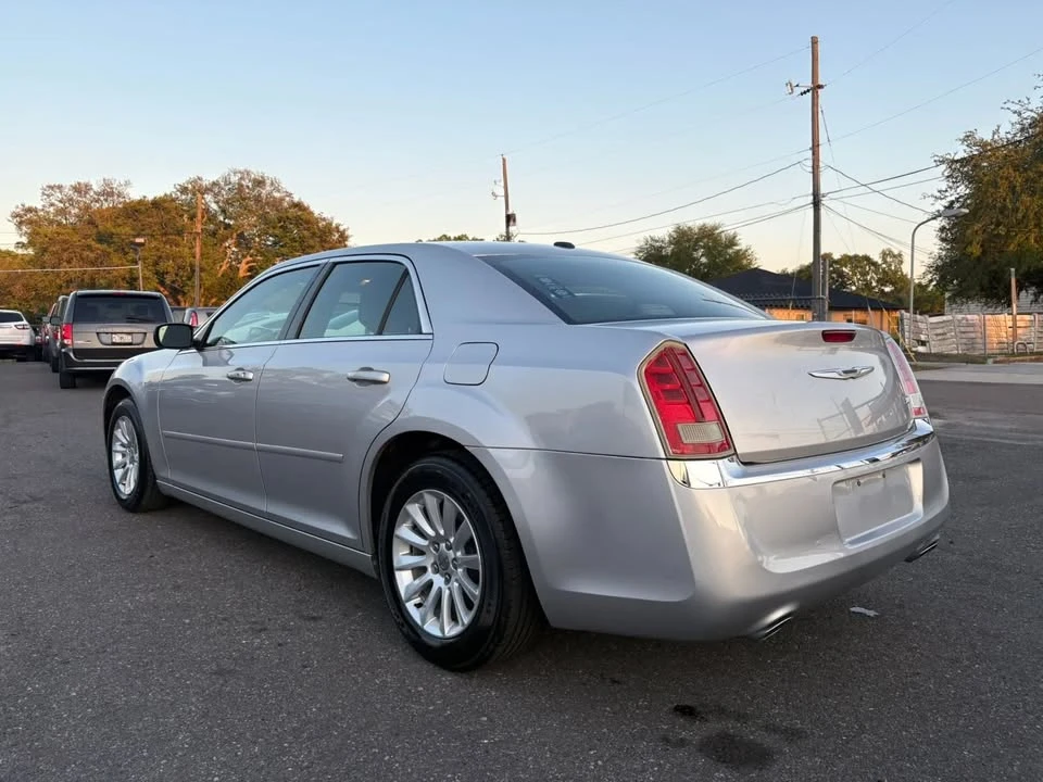 2012 Chrysler 300 (2005-2023) - Image 8 of 16