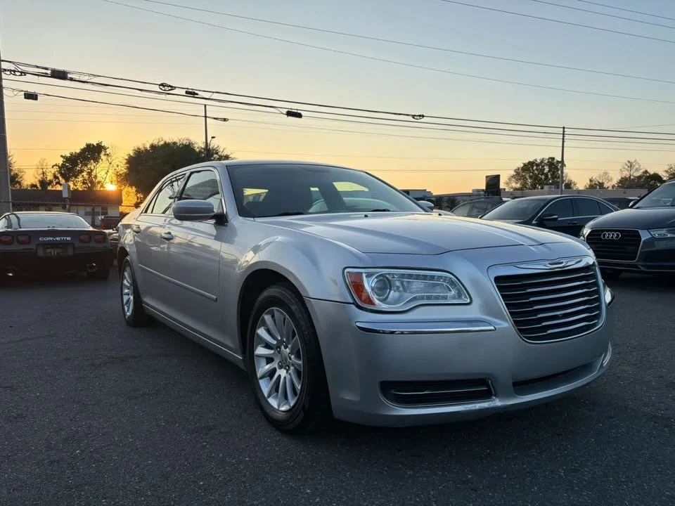 2012 Chrysler 300 (2005-2023) - Image 3 of 16
