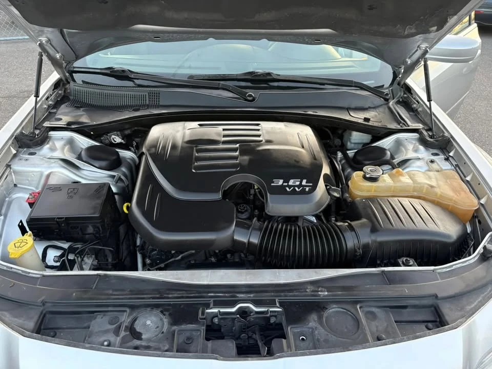 2012 Chrysler 300 (2005-2023) - Image 12 of 16